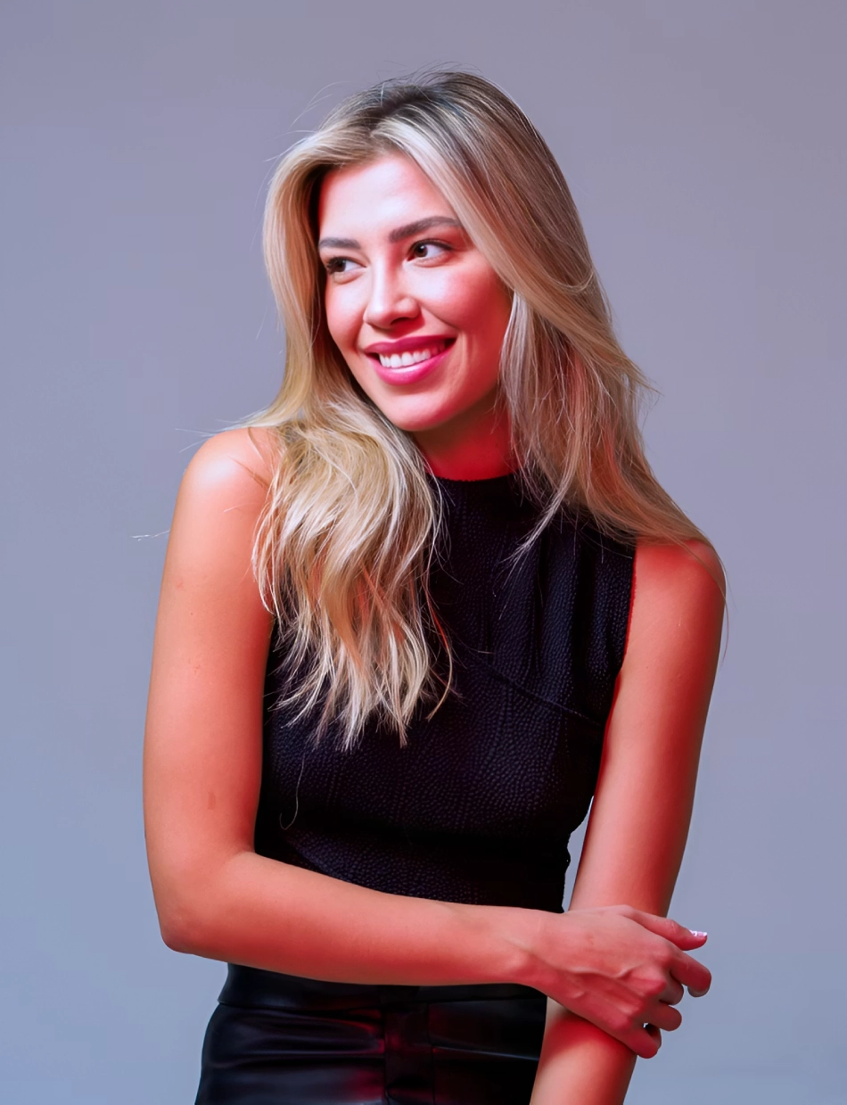 Portrait of a smiling woman with wavy hair